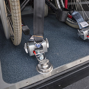 Rollstuhlumbau VW Caddy Befestigung