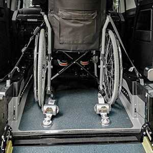 Rollstuhlumbau VW Caddy Heck